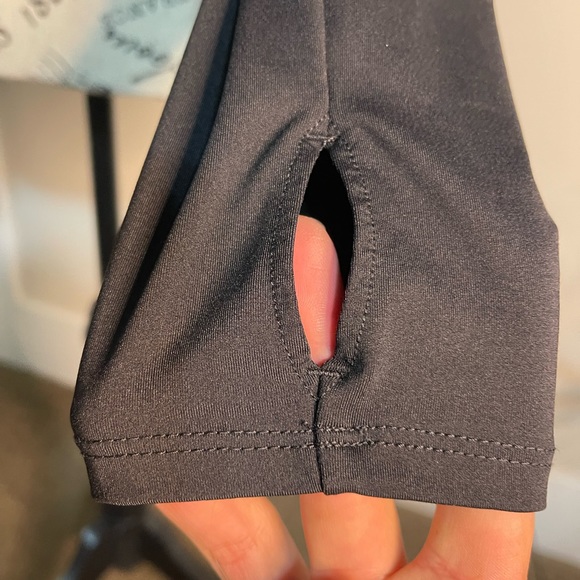 Black PINK active half zip workout long sleeve w/thumbholes. Size m - Picture 5 of 7